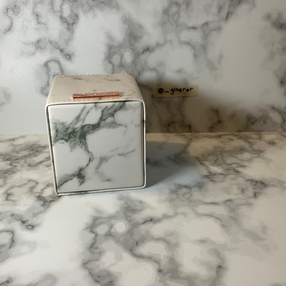 Marble Faux Leather BH Cosmetics Angled Brush Holder - Marble - Picture 3 of 9